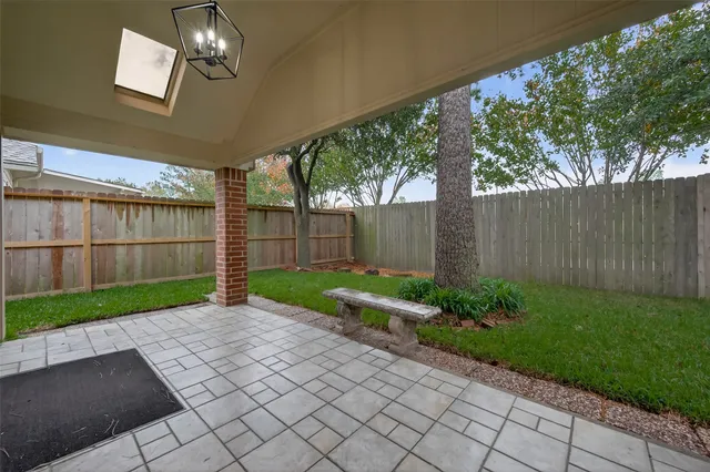 $2,100 | 21725 York Timbers Drive, Kingwood, TX 77339