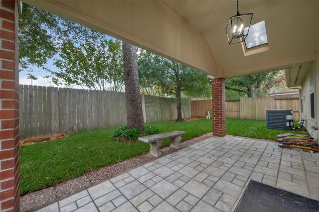 $2,100 | 21725 York Timbers Drive, Kingwood, TX 77339
