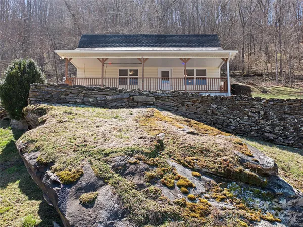 $299,000 | 427 Johnson Cemetery Road, Bakersville, NC 28705