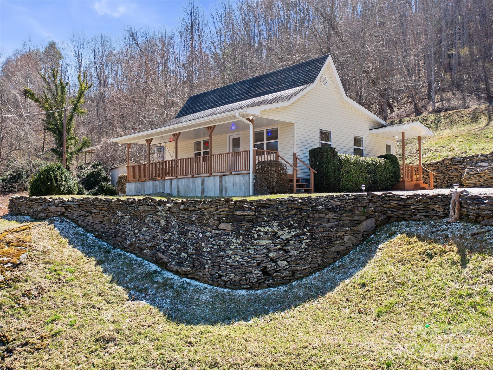 427 Johnson Cemetery Road Bakersville, NC 28705 - Photo 25 of 36