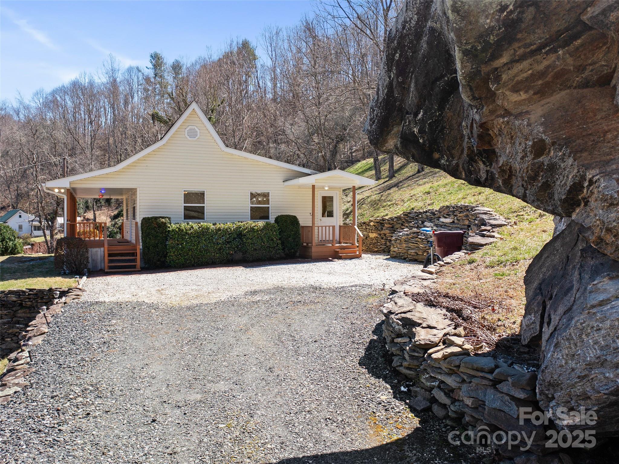 427 Johnson Cemetery Road Bakersville, NC 28705 - Photo 26 of 36