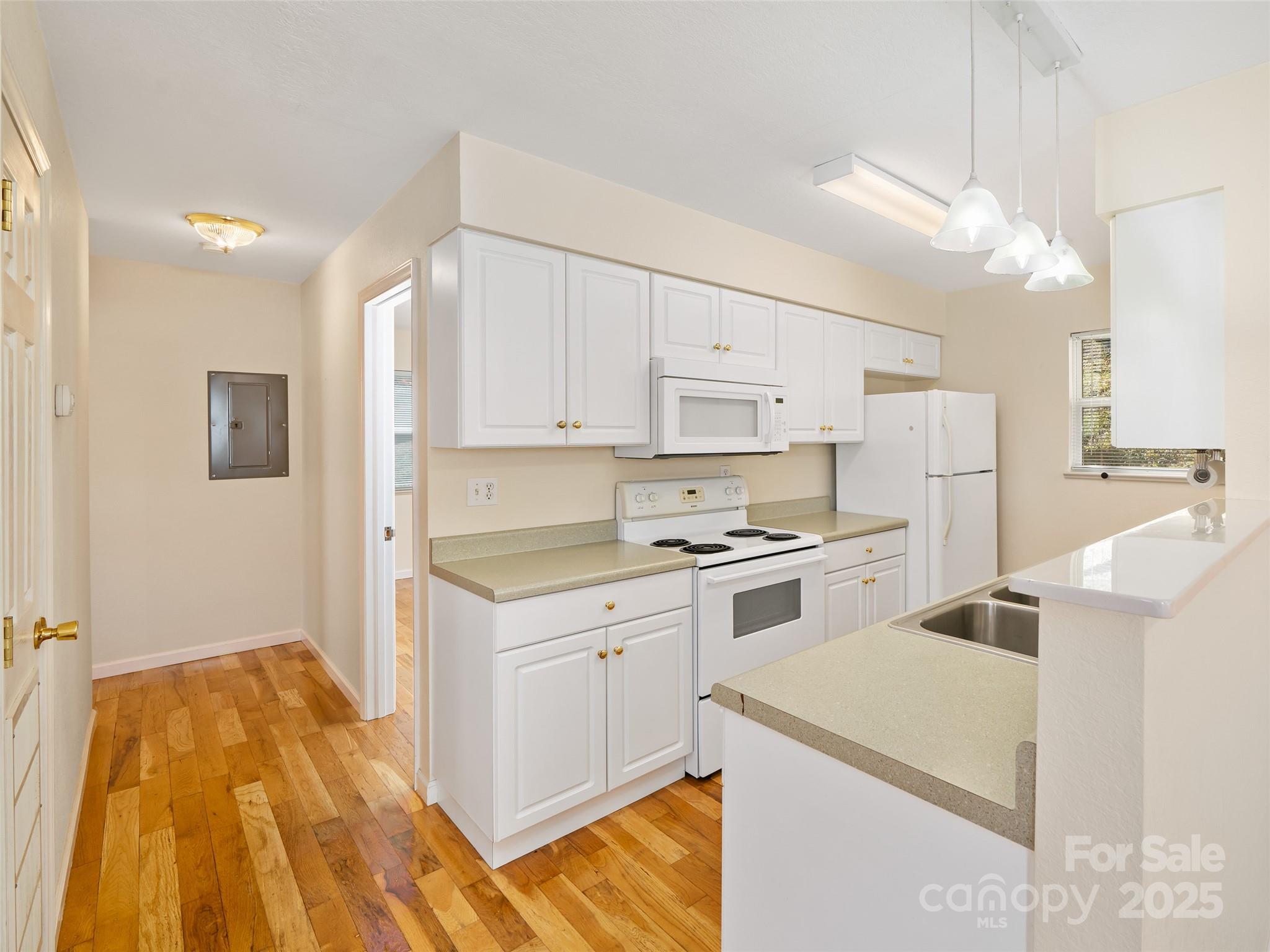 427 Johnson Cemetery Road Bakersville, NC 28705 - Photo 9 of 36