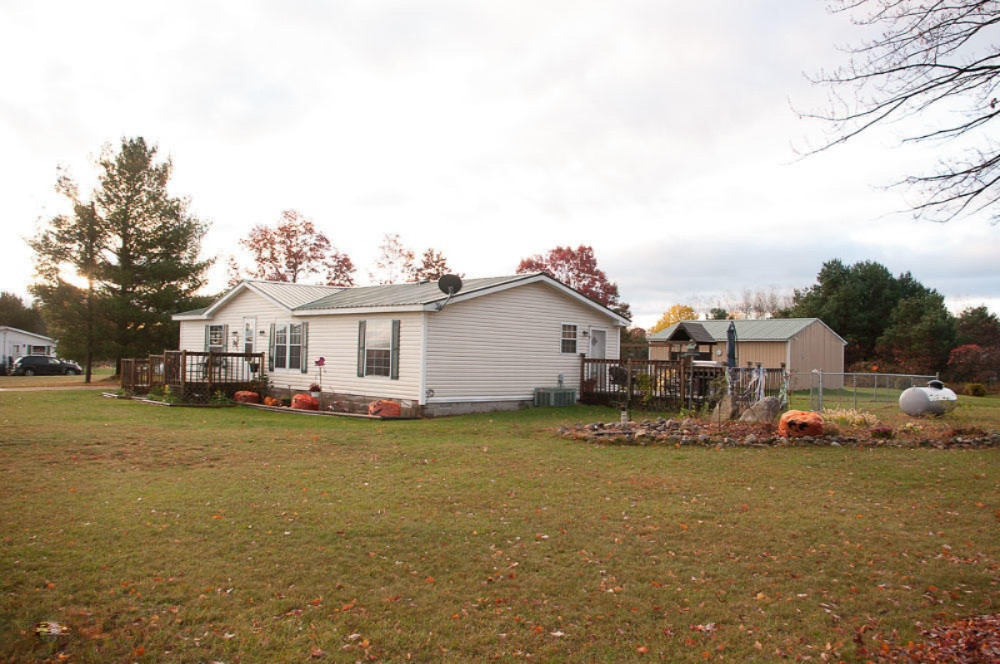 11981 14 Mile Road Rodney, MI 49342 - Photo 4 of 28 IMGP0007