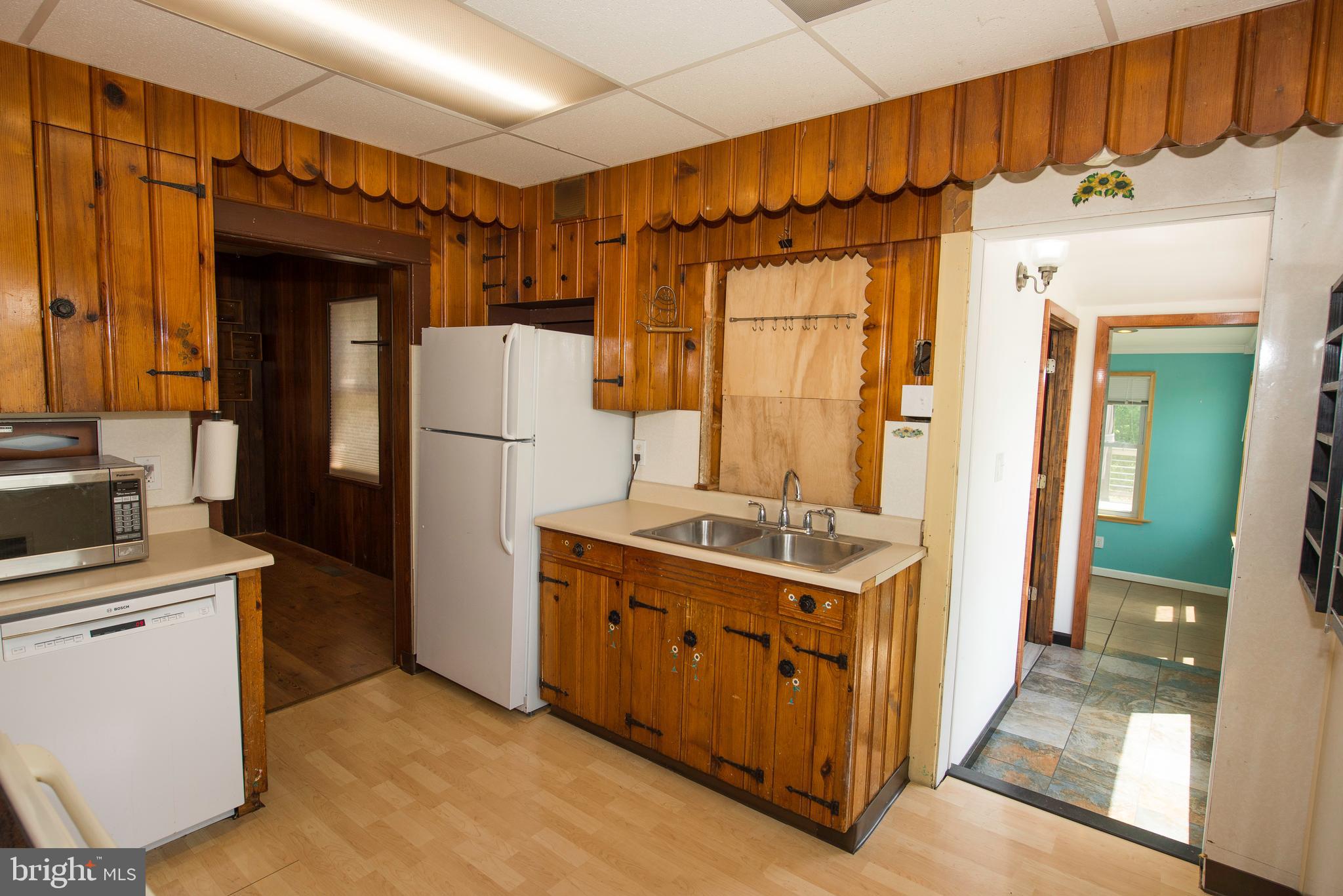 4712 Buckeye Road Emmaus, PA 18049 - Photo 2 of 12 Gallery Image 2