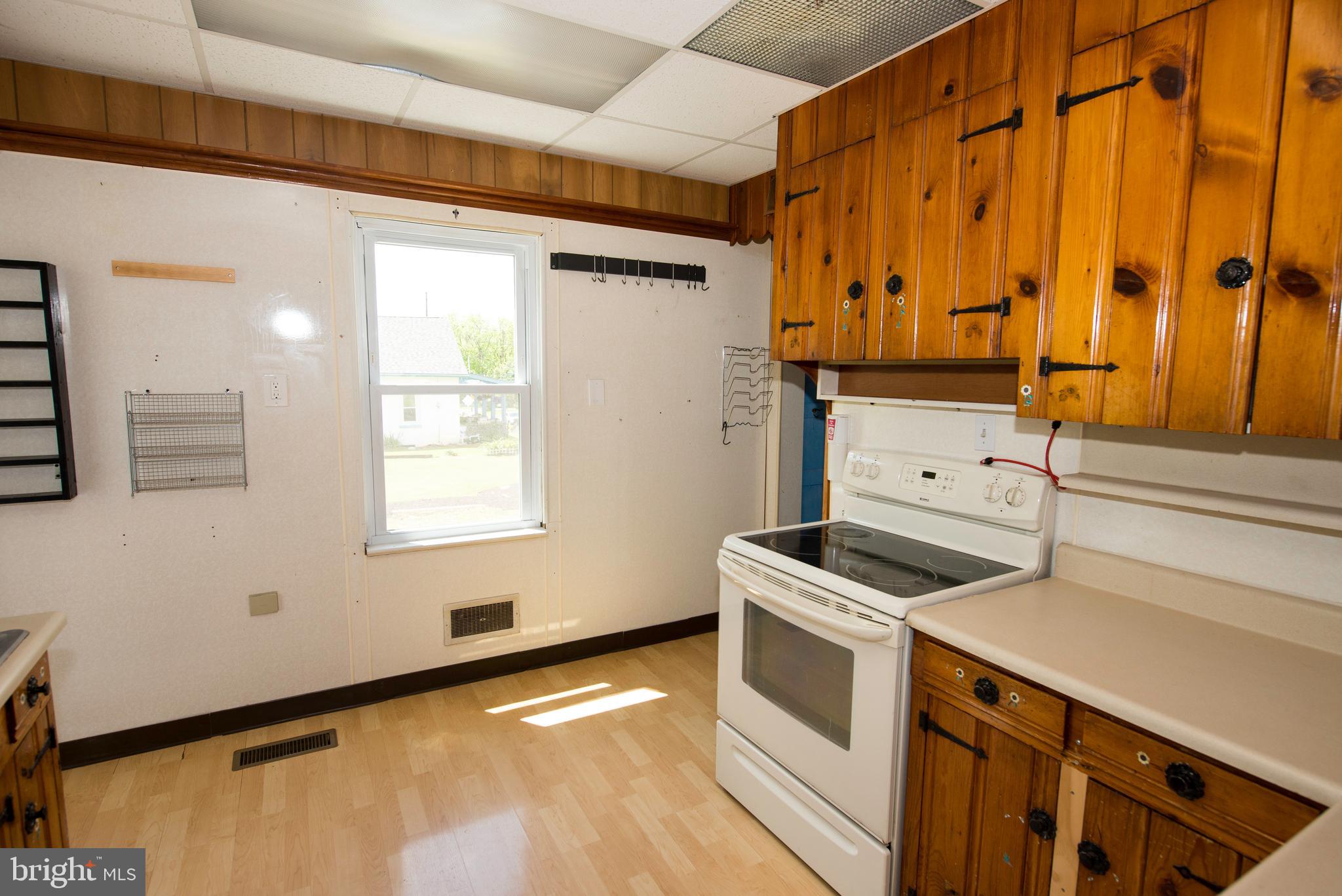 4712 Buckeye Road Emmaus, PA 18049 - Photo 3 of 12 Gallery Image 3