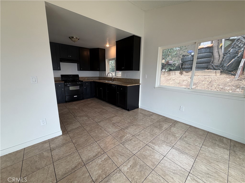 12561 Garber Street Pacoima, CA 91331 - Photo 10 of 37