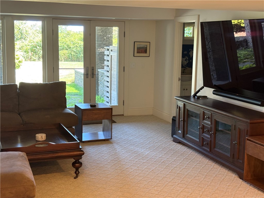 167 Walcott Avenue Jamestown, RI 02835 - Photo 12 of 16