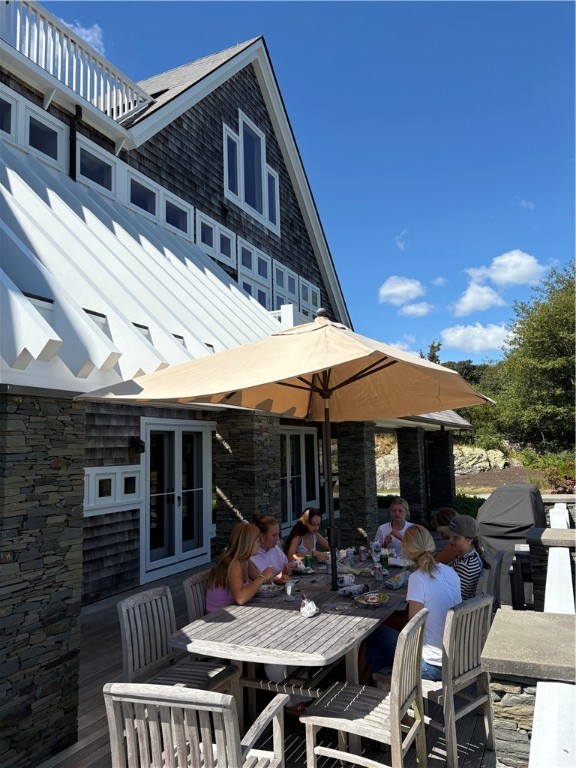 167 Walcott Avenue Jamestown, RI 02835 - Photo 2 of 16