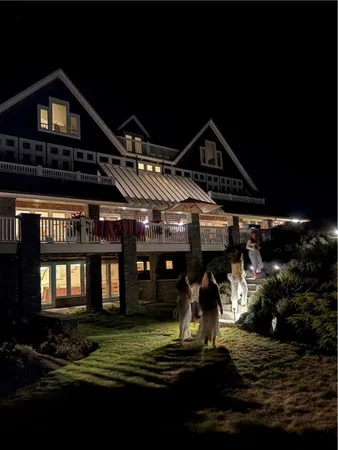 $10,000 | 167 Walcott Avenue, Jamestown, RI 02835