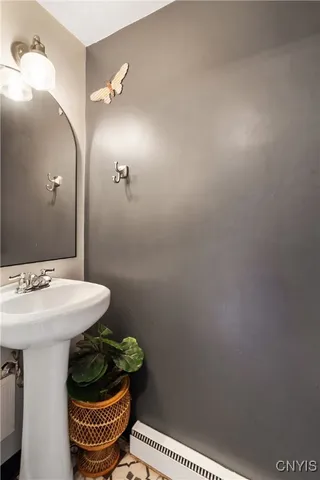 $2,400 | 4310 Candlelight Lane, Clay, NY 13090