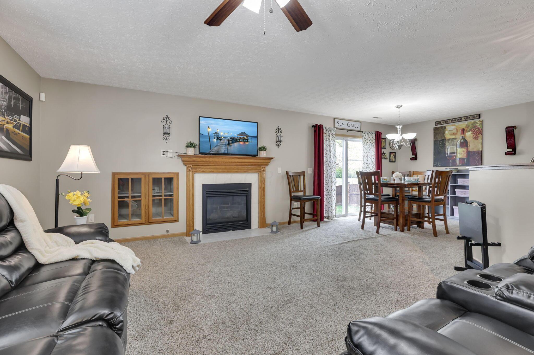 2131 Ripple Road Hilliard, OH 43026 - Photo 6 of 33 Great room