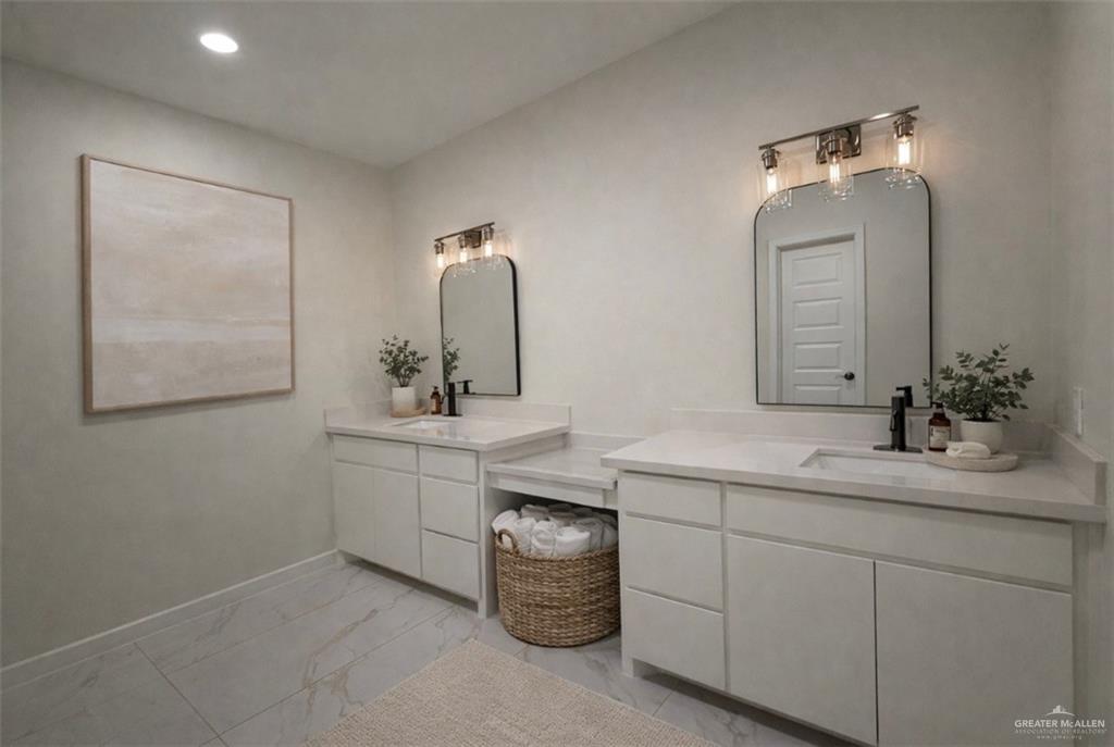 903 La Laguna Road Mission, TX 78572 - Photo 10 of 16 Staged Primary Bathroom