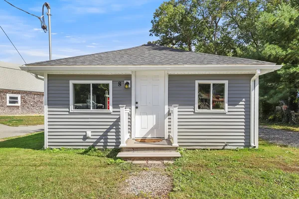 $425,000 | 8 10th Avenue, Halifax, MA 02338