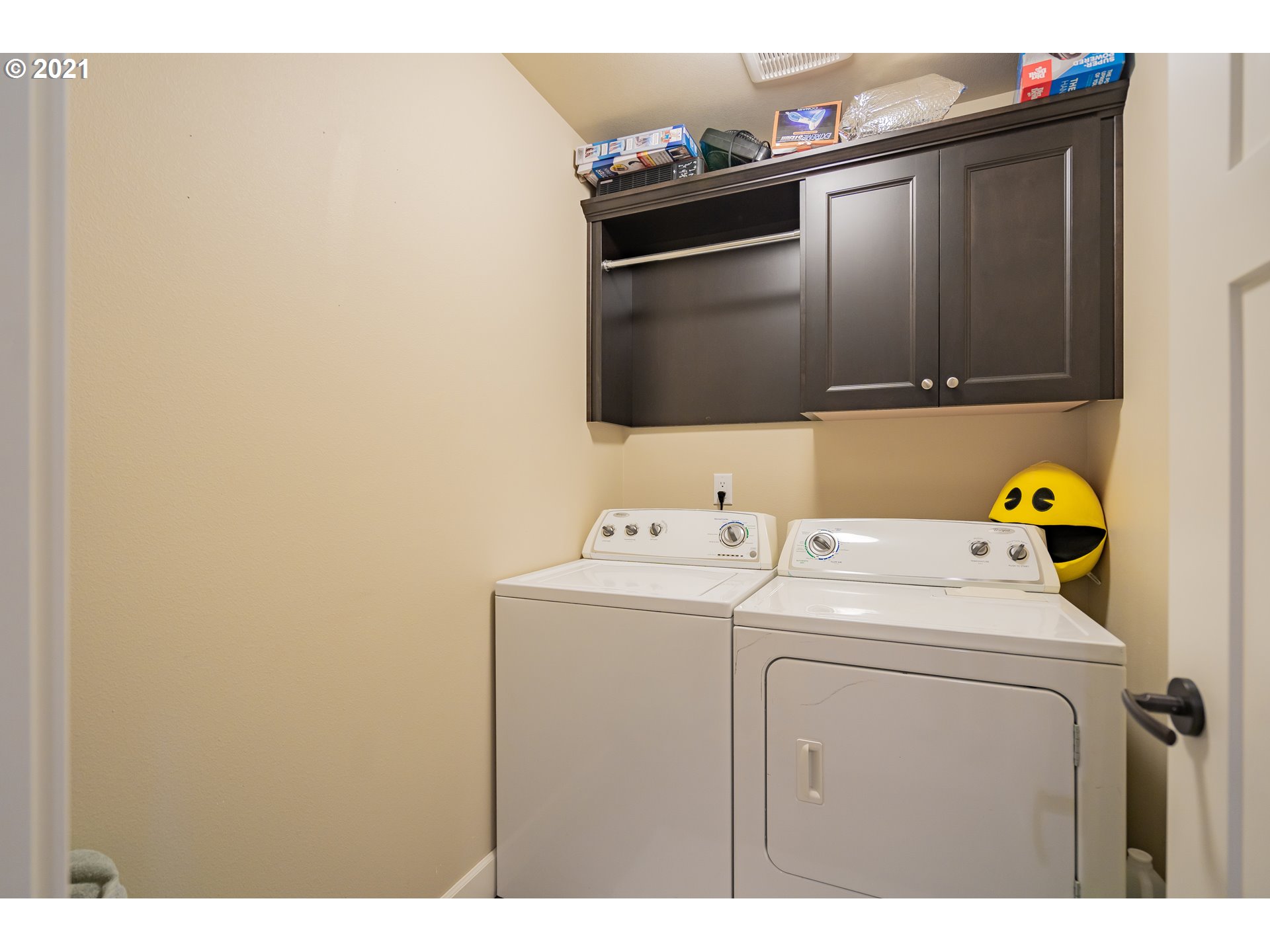 1248 South Quail Run Place Ridgefield, WA 98642 - Photo 18 of 28 a utility room with dryer and washer