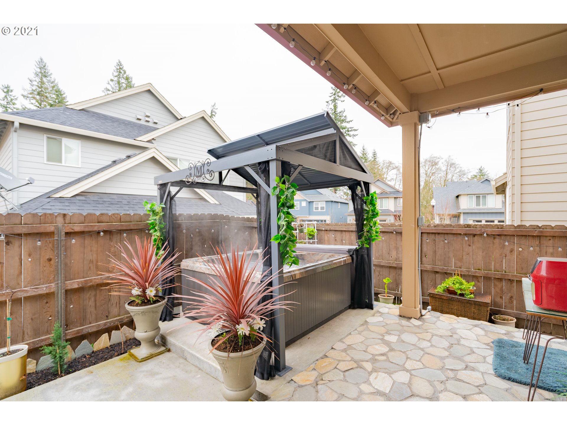 1248 South Quail Run Place Ridgefield, WA 98642 - Photo 25 of 28 a outdoor view with a sitting space