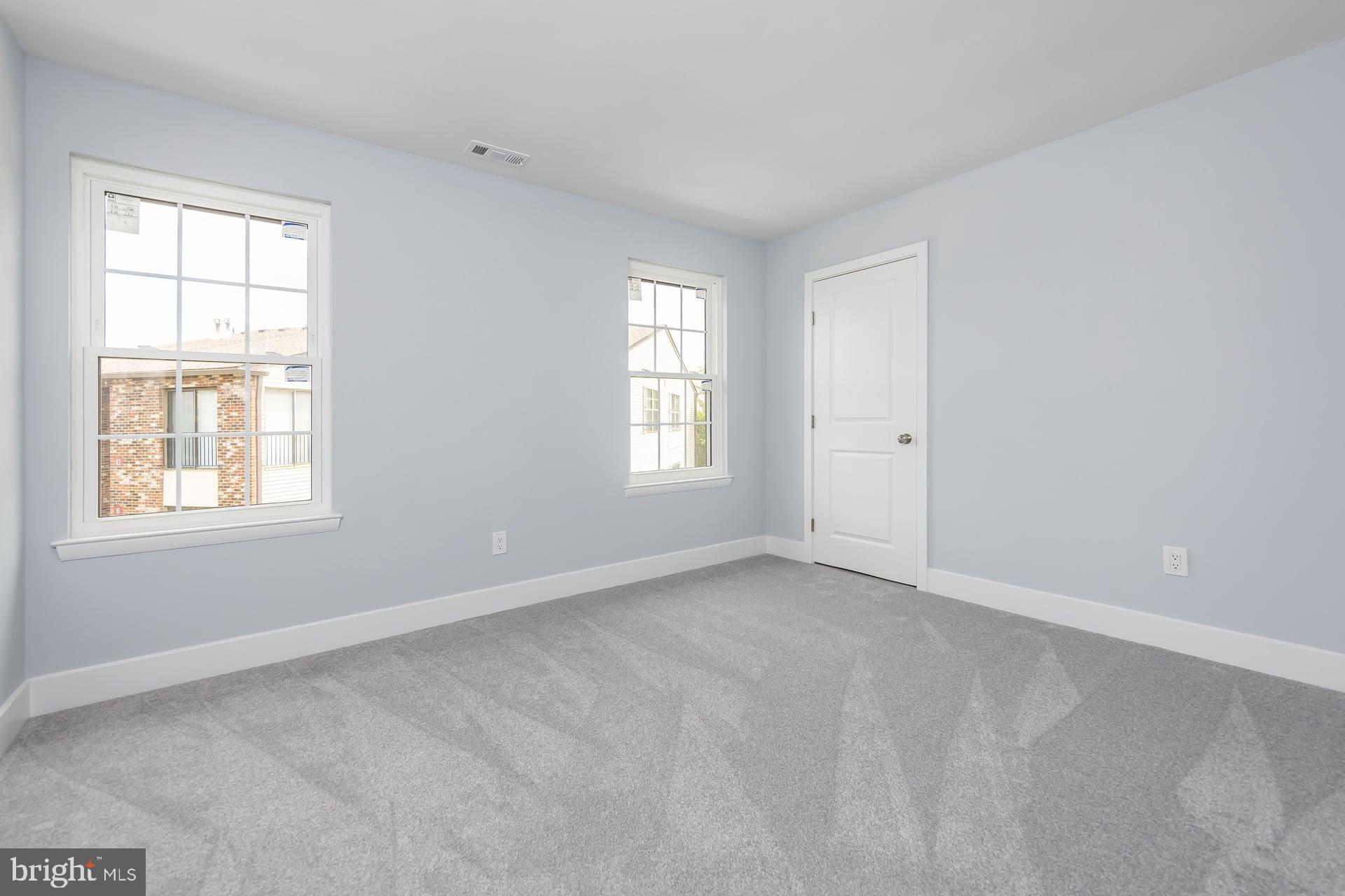 18 Brighton Place Sewell, NJ 08080 - Photo 17 of 19 an empty room with windows