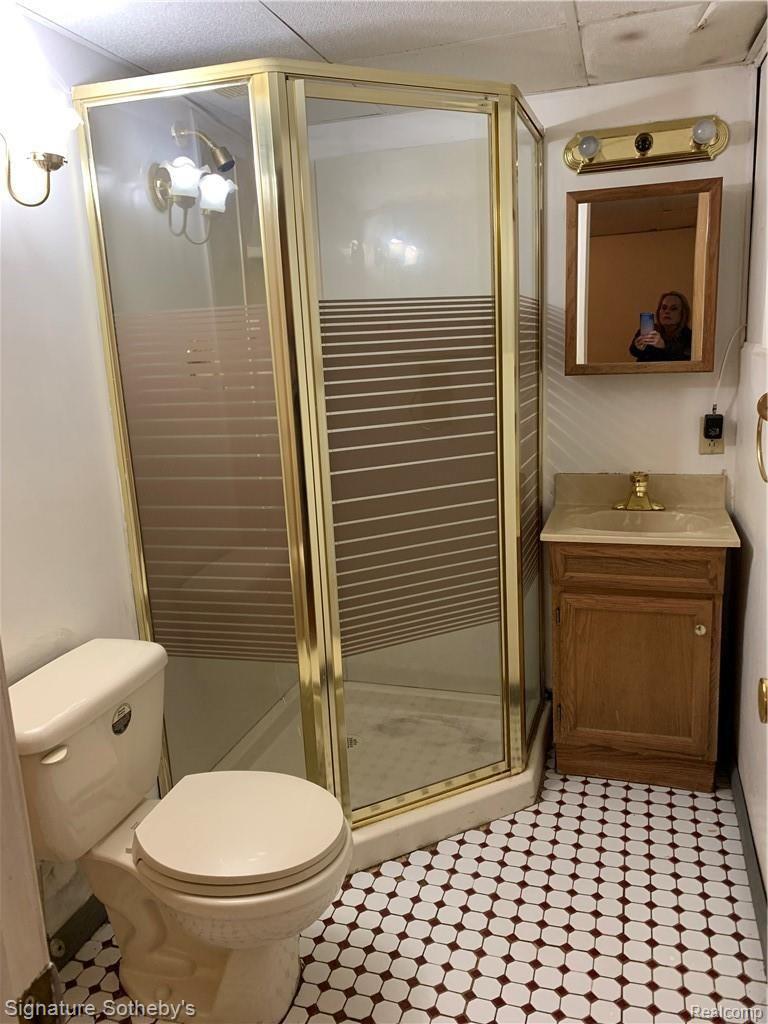19451 Merriman Road Livonia, MI 48152 - Photo 18 of 21 Bath in Lower Level