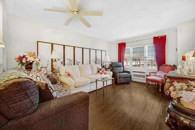 $204,000 | 1220 Depot Street, Unit 409, Glenview, IL 60025