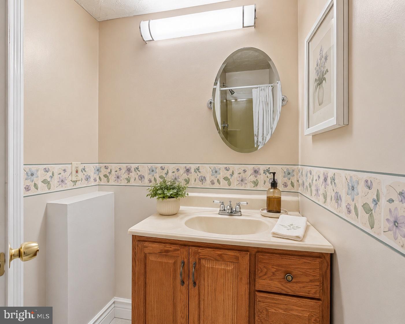 1475 Mt Holly Road, Unit G4 Edgewater Park, NJ 08010 - Photo 16 of 32 Bath 2 staged by AI