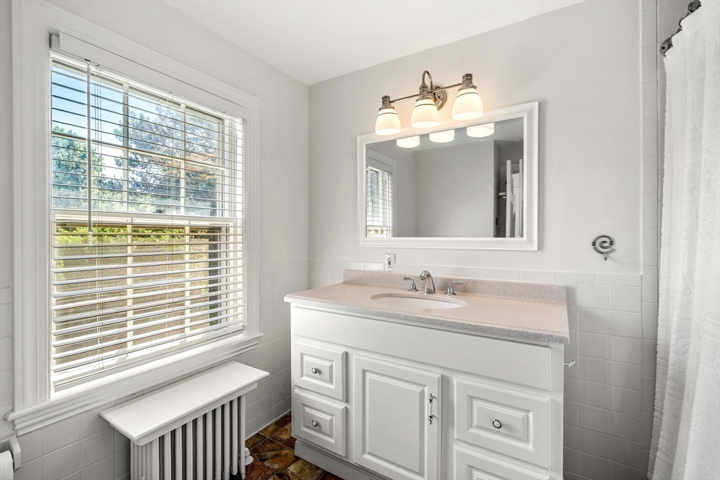 3 Vassar Road Marblehead, MA 01945 - Photo 13 of 29