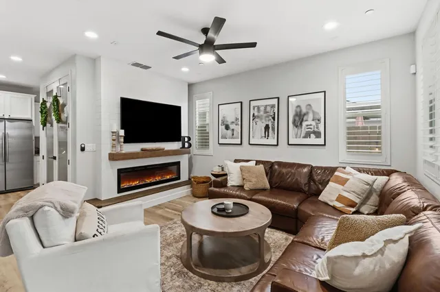 $2,950 | 9217 Hourglass Circle, Roseville, CA 95747