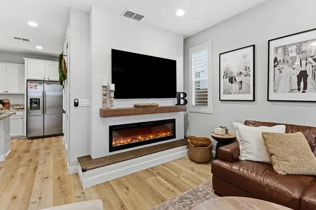 $2,950 | 9217 Hourglass Circle, Roseville, CA 95747