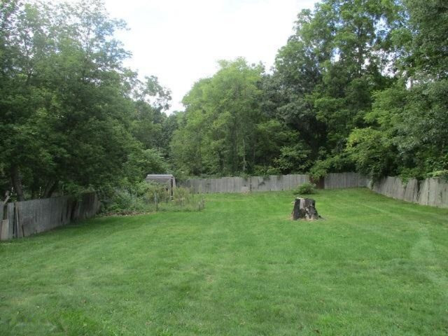 141 Edmonds Road Battle Creek, MI 49017 - Photo 21 of 24 back yard