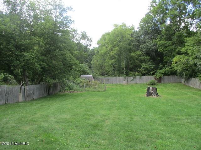 141 Edmonds Road Battle Creek, MI 49017 - Photo 22 of 24 back yard 2