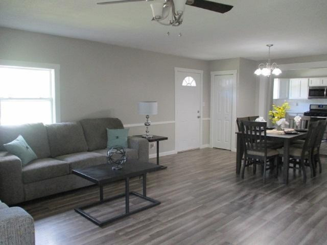 141 Edmonds Road Battle Creek, MI 49017 - Photo 3 of 24 dining living 2