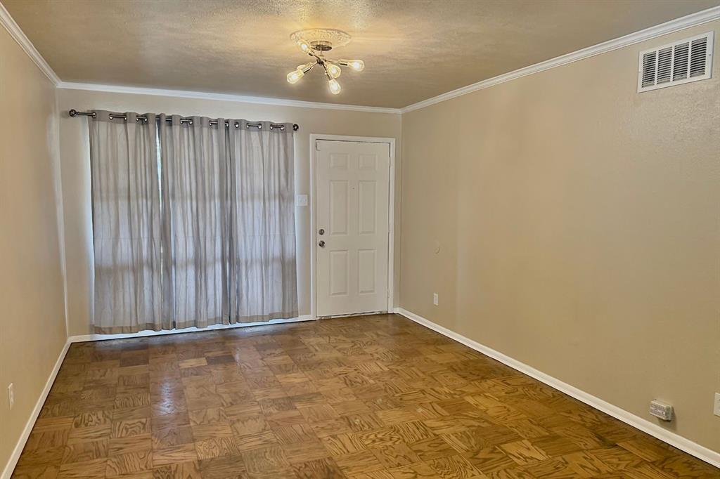 11312 Rupley Lane Dallas, TX 75218 - Photo 4 of 21