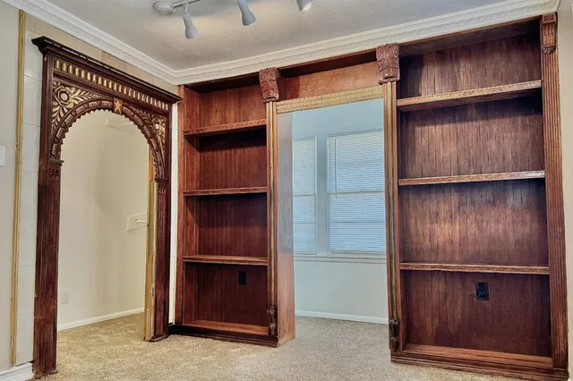 a view of walk in closet