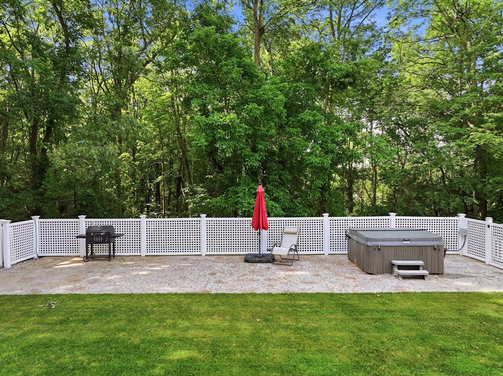 74 Whipple Brook Road Wrentham, MA 02093 - Photo 32 of 41