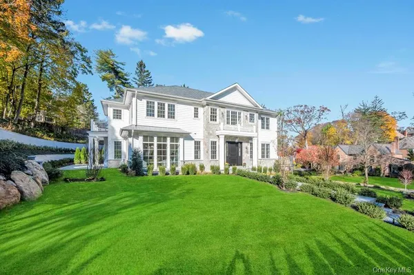 $4,588,000 | 207 Mill Spring Road, Manhasset, NY 11030