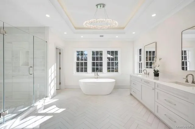 $4,895,000 | 207 Mill Spring Road, Manhasset, NY 11030