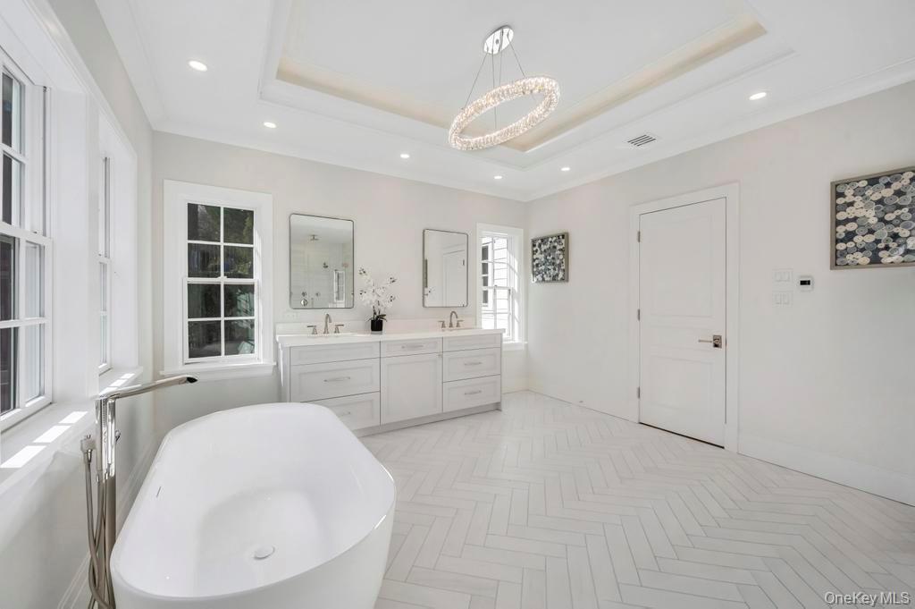 207 Mill Spring Road Manhasset, NY 11030 - Photo 25 of 46