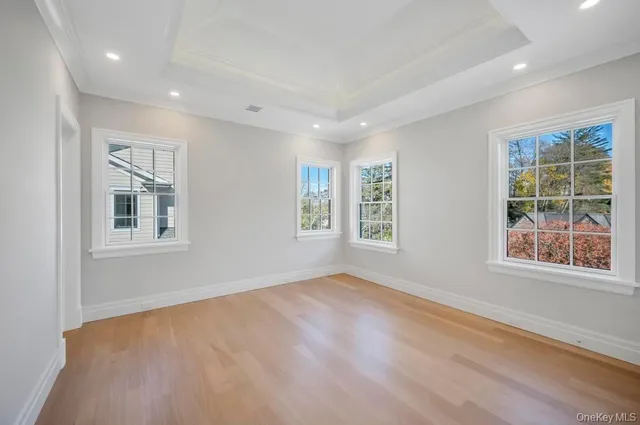 $4,895,000 | 207 Mill Spring Road, Manhasset, NY 11030