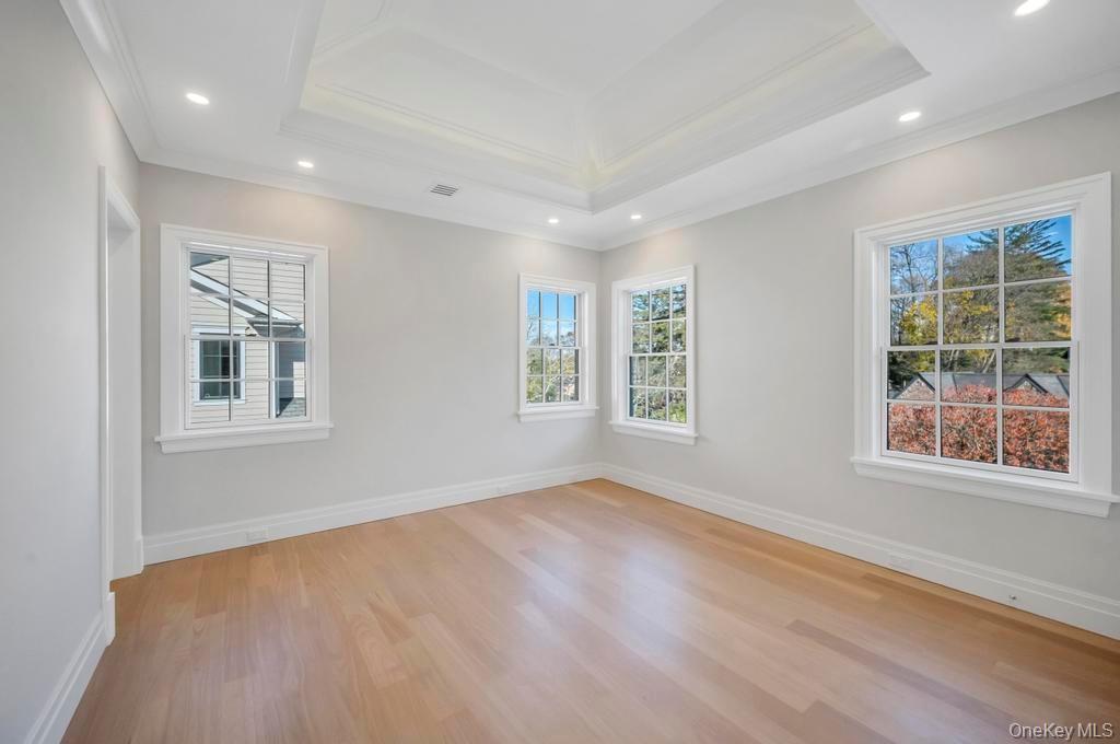 207 Mill Spring Road Manhasset, NY 11030 - Photo 27 of 46