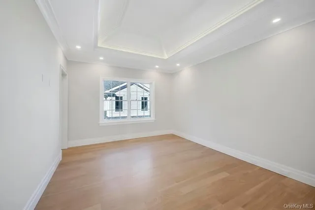 $4,895,000 | 207 Mill Spring Road, Manhasset, NY 11030