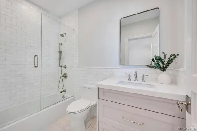 $4,895,000 | 207 Mill Spring Road, Manhasset, NY 11030