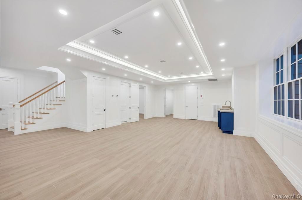 207 Mill Spring Road Manhasset, NY 11030 - Photo 34 of 46