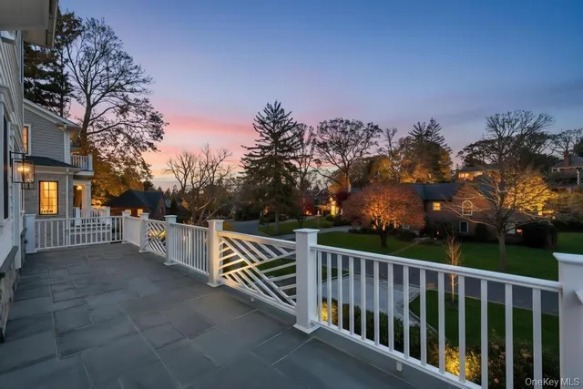 $4,895,000 | 207 Mill Spring Road, Manhasset, NY 11030