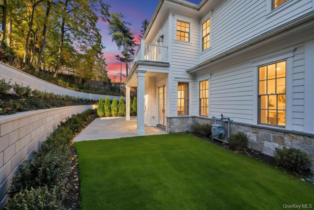 207 Mill Spring Road Manhasset, NY 11030 - Photo 44 of 46