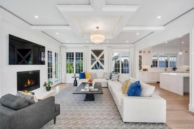 $4,895,000 | 207 Mill Spring Road, Manhasset, NY 11030