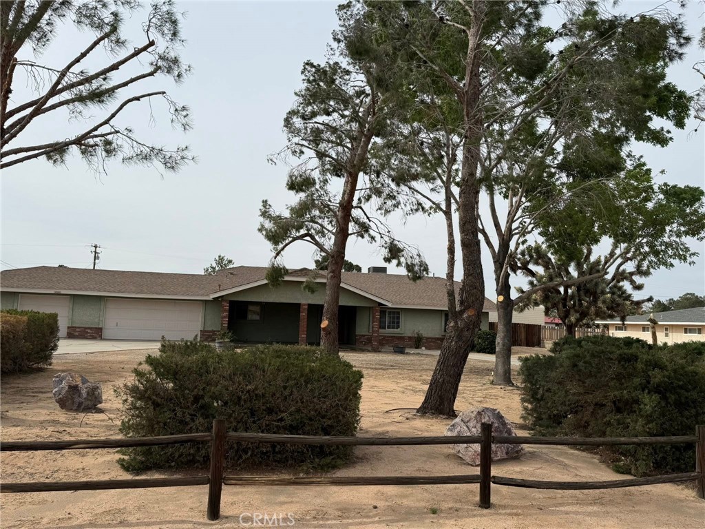 14040 Hopi Road Apple Valley, CA 92307 - Photo 2 of 21