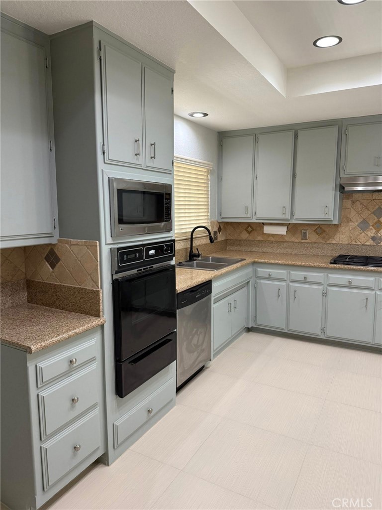 14040 Hopi Road Apple Valley, CA 92307 - Photo 7 of 21