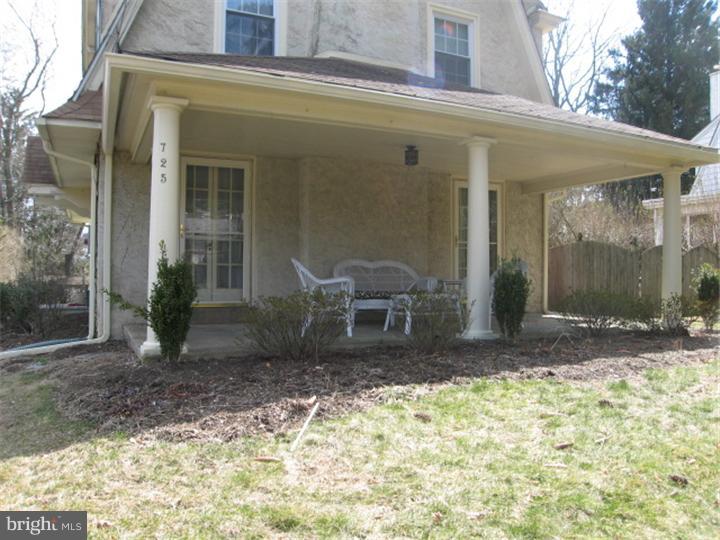 725 Conestoga Road Berwyn, PA 19312 - Photo 3 of 20 Porch