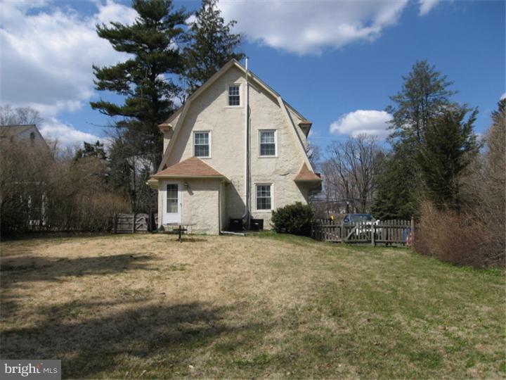 725 Conestoga Road Berwyn, PA 19312 - Photo 4 of 20 Exterior Back