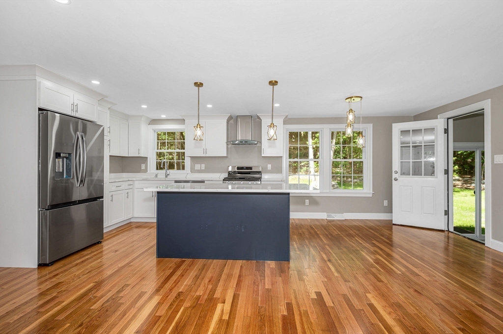 8 Galloway Road Chelmsford, MA 01824 - Photo 4 of 24