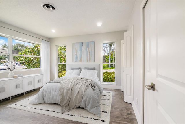 $962,000 | 2421 Northeast 45th Street, Lighthouse Point, FL 33064