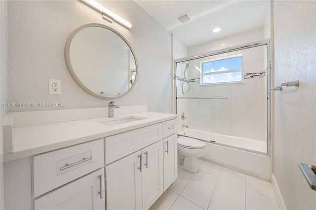 $962,000 | 2421 Northeast 45th Street, Lighthouse Point, FL 33064